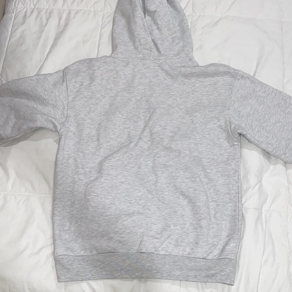 Talentless Hoodie - Picture 4 of 5